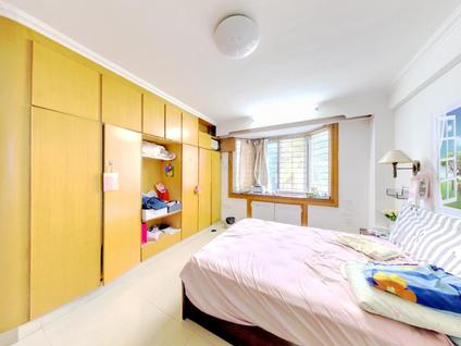 北京圣湖小区4室2厅138.5平低楼层/共7层