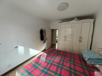 北京世通名城2室2厅92平低楼层/共6层