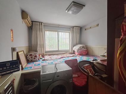 北京金晖花园2室1厅82.34平低楼层/共6层