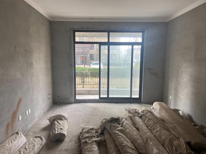 北京西湖河畔3室2厅127平低楼层/共18层