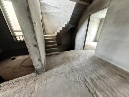 濮阳江南里5室2厅123平低楼层/共3层