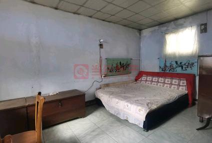 北京塑料厂家属院8室2厅93平低楼层/共1层