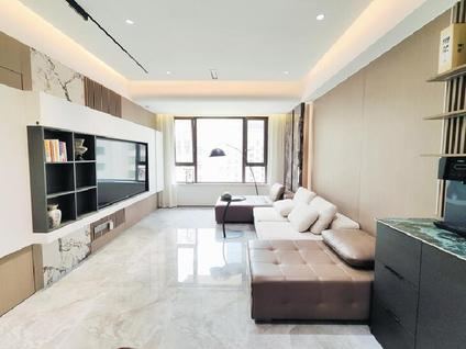 济南绿地IFC中央公馆B4地块3室2厅128.04平中楼层/共14层