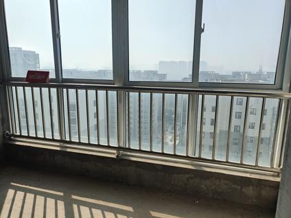 北京新景华城2室2厅93平高楼层/共16层