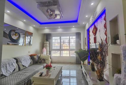 北京地标国际2室2厅71平低楼层/共22层