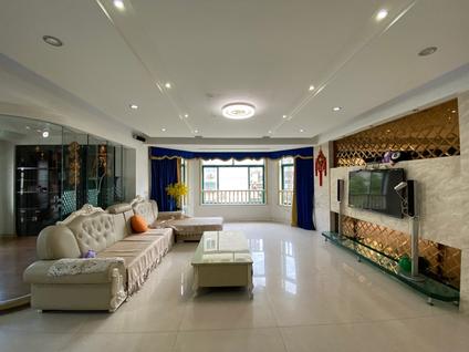 北京华鑫香港城4室2厅173平低楼层/共33层