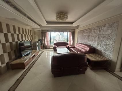 北京景山壹号3室2厅158平中楼层/共27层