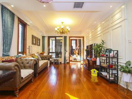 北京合景领峰(八号院)4室2厅143.55平低楼层/共4层