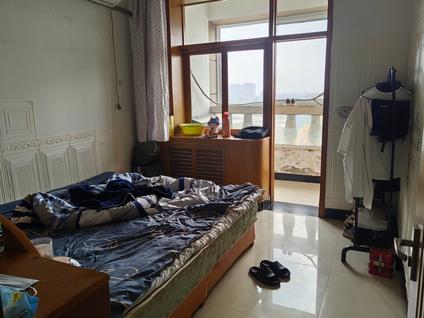 北京新平北路57号院3室2厅136平高楼层/共7层
