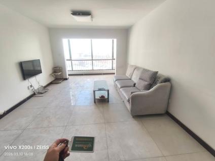 北京宝光翡翠华庭3室2厅123.23平低楼层/共33层