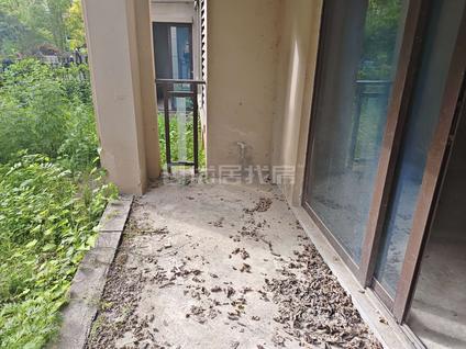 重庆飞洋华府5室2厅155平低楼层/共8层