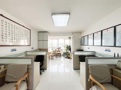 北京德盛西园大厦3室2厅150.79平高楼层/共25层