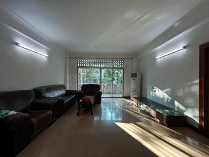 广州荔乡路3室2厅120平低楼层/共7层