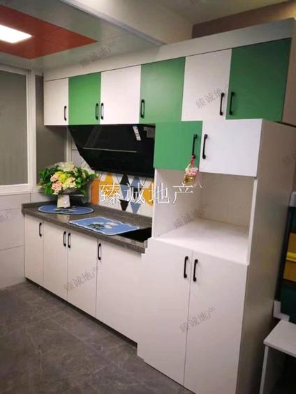 北京城投地王广场1室1厅30平高楼层/共31层