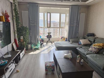 北京世通国际2室2厅112平低楼层/共32层