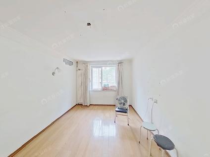 北京甘雨胡同3室1厅81.66平低楼层/共6层