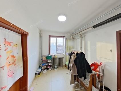 北京武圣东里5室1厅65.82平高楼层/共17层