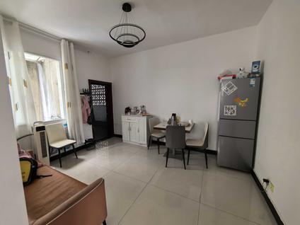 北京翰园街2室2厅70平中楼层/共7层