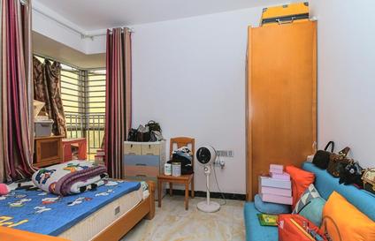 三亚金润豪庭2室1厅87.5平低楼层/共33层