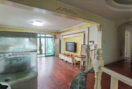 北京中润华侨城4室2厅191平高楼层/共9层