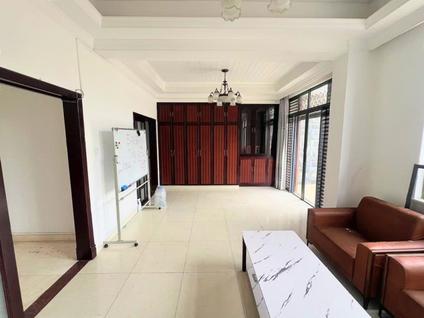 海口比华利山庄5室3厅281.2平低楼层/共3层