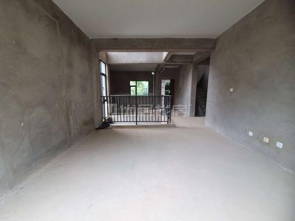 北京大理的小院子(南区)5室3厅230.43平低楼层/共4层