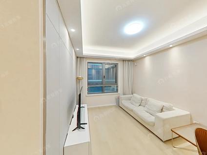 上海前滩东方惠礼1室1厅70.18平低楼层/共15层