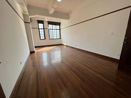 北京河滨大楼2室1厅123.84平低楼层/共10层