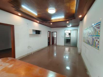 北京人民路3室2厅82平中楼层/共8层