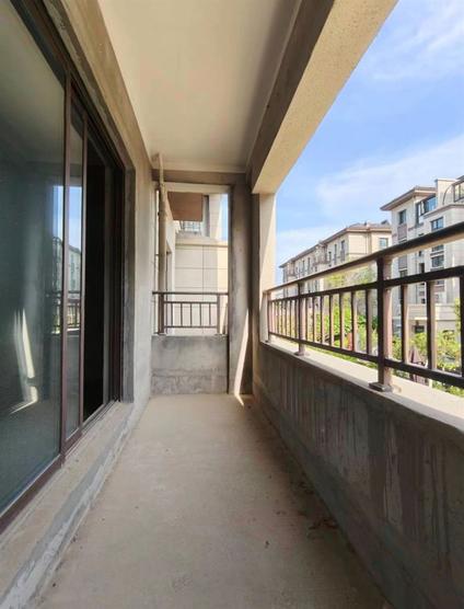 北京中凯龙湖领墅4室2厅272平低楼层/共4层