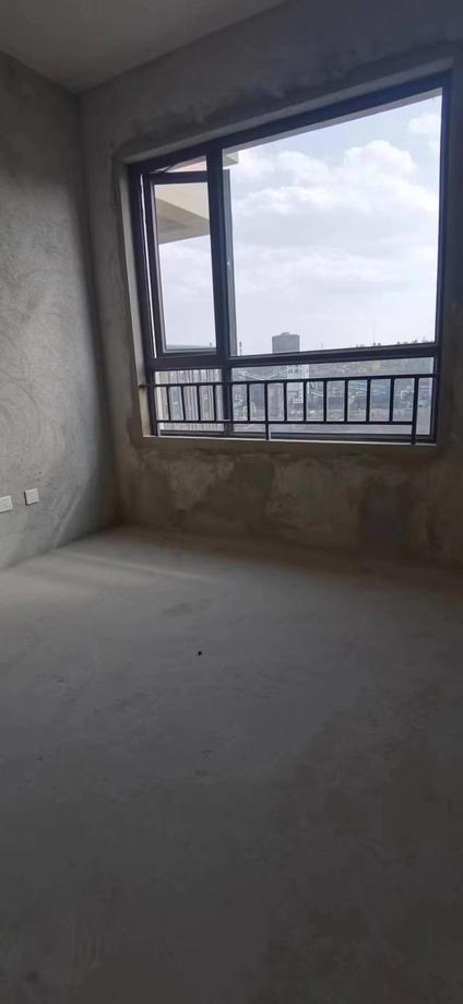 北京金色年华2期2室1厅85平低楼层/共29层