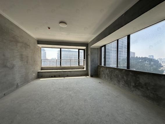 北京朗成江南墅5室2厅224.41平低楼层/共24层