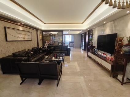 北京天华美地4室2厅180平中楼层/共18层