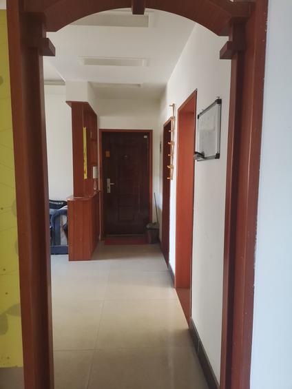 洛阳卫校家属院3室2厅148平低楼层/共6层