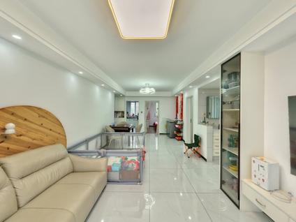 南京春江苑3室1厅103.52平低楼层/共18层