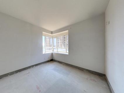 北京绿地商务城(香颂)3室1厅139.56平中楼层/共22层