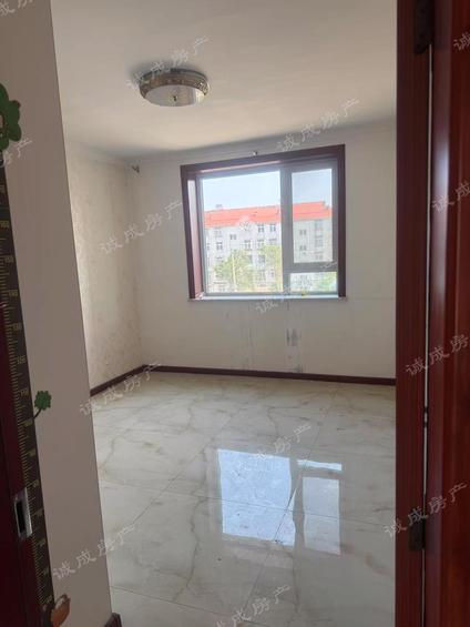 淄博伊家楼村3室2厅114平中楼层/共6层