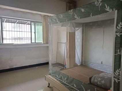 海口澳华大厦1室0厅31.87平中楼层/共18层