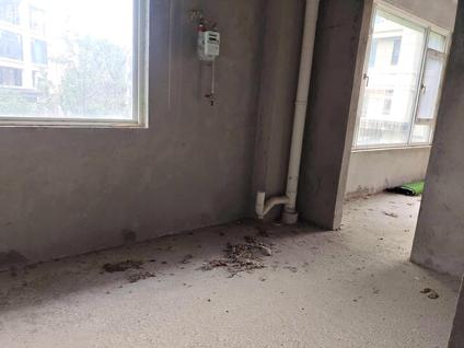 荆门九和府5室2厅270平低楼层/共8层