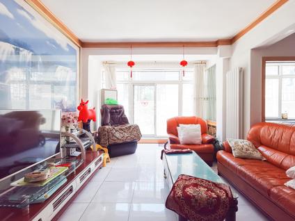 兰州一通小区3室2厅85平低楼层/共8层