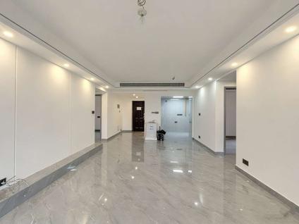 北京保利大都汇(君汇)4室2厅131.2平低楼层/共34层