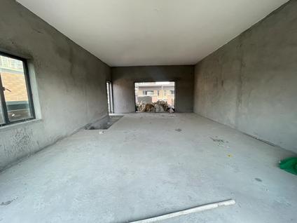 江门海伦湾(四期)5室2厅175平高楼层/共4层