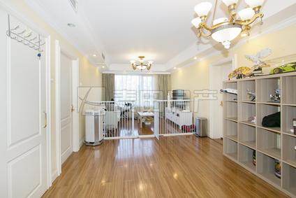 北京海润国际公寓1室1厅77.04平低楼层/共27层