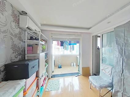 上海凌兆新村(上浦路276弄小区)2室2厅72.12平高楼层/共6层