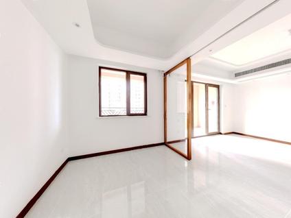 西安保利天悦(四期)4室2厅179.53平低楼层/共30层