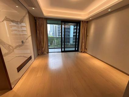 上海前滩晶鸿名邸3室2厅126平低楼层/共16层