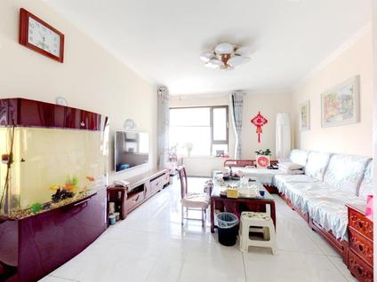 青岛锦绣城(一期睿园)3室2厅123.96平低楼层/共26层