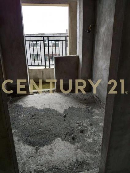 北京水岸新城2室2厅94平低楼层/共12层