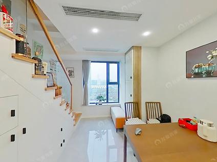 上海福晟钱隆广场2室1厅86平中楼层/共35层