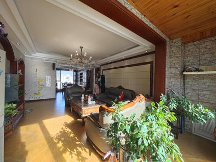 北京龙源湖国际广场5室2厅160平高楼层/共18层